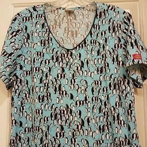 Dickies scrub top L penguins
